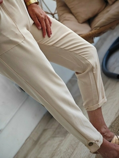 Imagen de Pantalon seda crush con boton