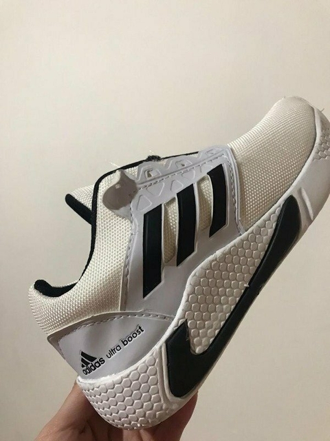 Ultra blanco con tira negra