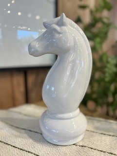 Pieza de ajedrez caballo blanco en internet