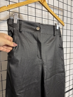 Pantalón engomado en internet