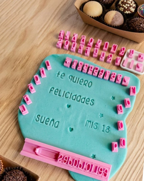 Régua Marcador Alfabeto 56 Peças Kit Carimbo Números Confeitaria