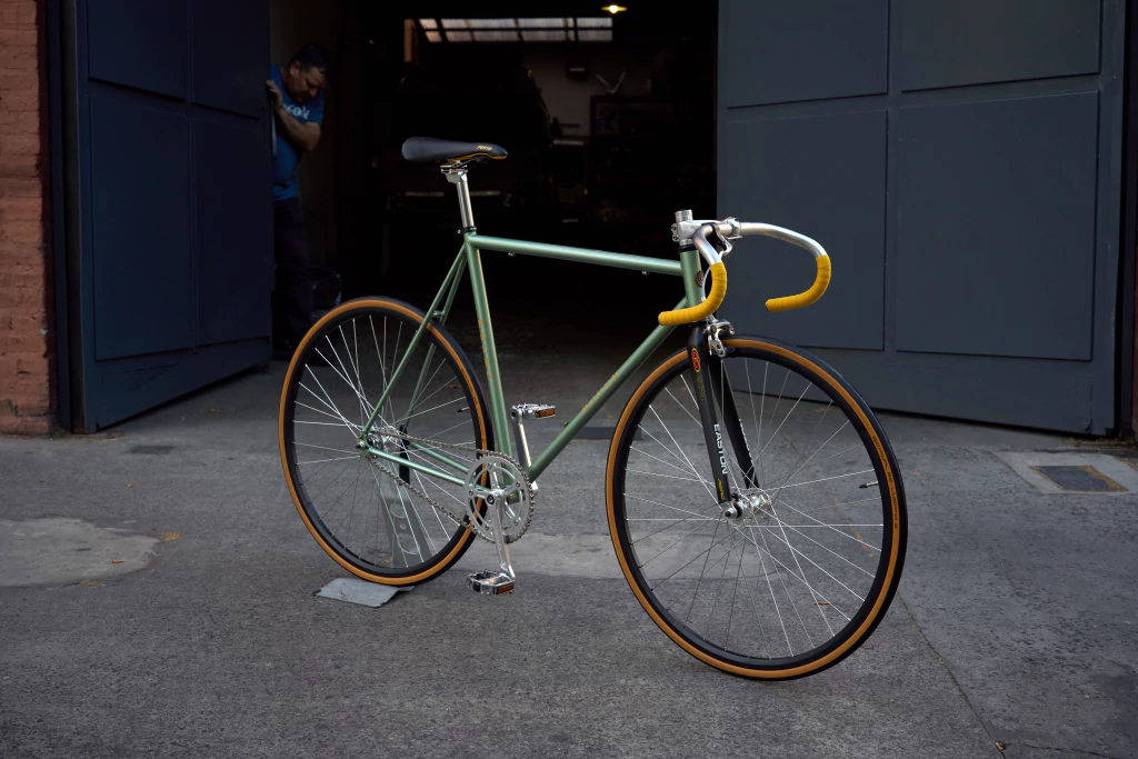 Classic Series - Corsa "Easton" | Talle 54