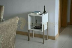 NICHO DECORATIVO (APENAS COM O PÉ NA COR PRETO ) - comprar online