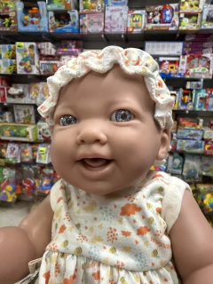 Muñeca bebé real con vestido y gorro (art. 115) - comprar online
