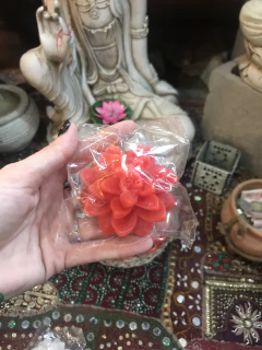 Vela Flor de Loto flotante. - comprar online