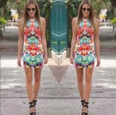 Vestido Branco E Flores Estampado Neoprene