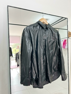 Camisa Duna (simil cuero) en internet