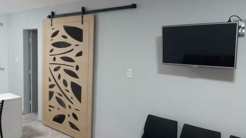 Puerta Corrediza Calada MDF