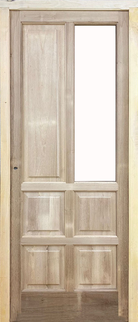 Pueta en madera modelo paño fijo lateral con tableros