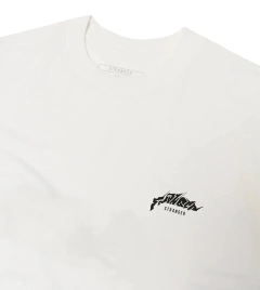 Camiseta Stranger Crash Car (Off-White) - comprar online