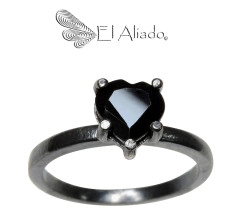 1449. Anillo en plata con circón suizo negro.