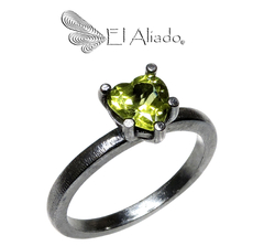 1452. Anillo en plata con peridoto natural. en internet
