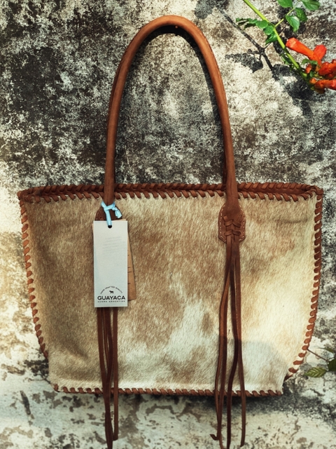 Tote Cowhide baya con flecos