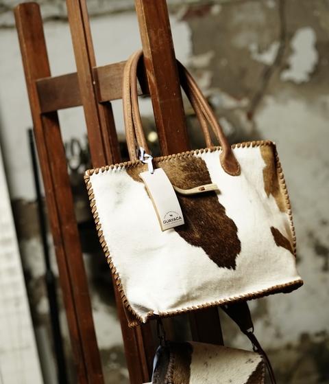 Cowhide Chocolate y Blanca