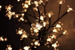 Árvore Abajur Decoração Flor Cerejeira Cor Branco Quente 110v na internet