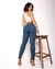 Calça Jeans Skinny Cintura Média com Elastano - Detalhe de Zíper na Barra e Lavagem Média - comprar online