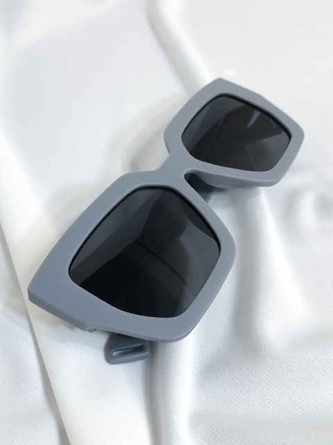 Óculos de Sol Unissex Quadrado Azul Bebê Fosco - Lente Preta UV400