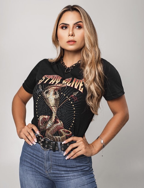 Camiseta Feminina Preta com Estampa de Serpente em Marrom - 100% Algodão
