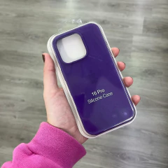 Silicone Case Iphone 16 Pro - Varios colores en internet