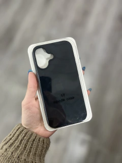 Silicone Case Iphone 17 - Varios colores en internet