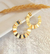 Brinco argola ondulada médio Suzana Banhado a ouro 18k - comprar online