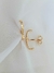 Brinco ear hook de corações lisos Isadora banhado a ouro 18k - comprar online