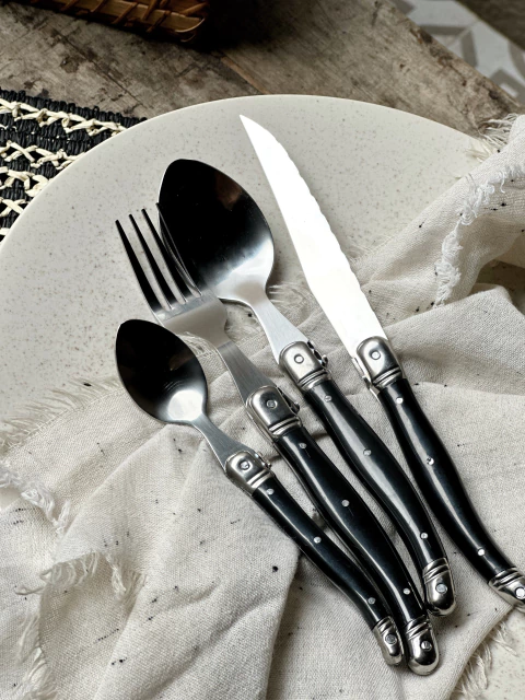 SET DE 4 CUBIERTOS BLACK - comprar online