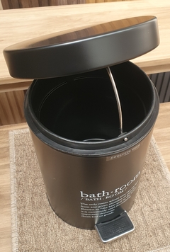 Tacho de Basura para Baño Negro / Blanco con Pedal Metal 3 litros en internet
