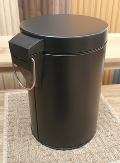 Imagen de Tacho de Basura para Baño Negro / Blanco con Pedal Metal 3 litros