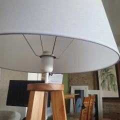 Lámpara pie madera paraíso con pantalla en internet