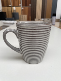 Taza Jarro Mug Cerámica Desayuno Gris Rayado 384 ml - comprar online