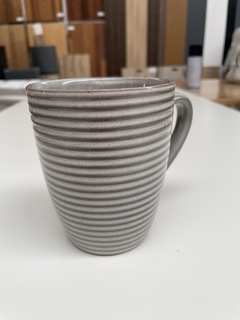 Taza Jarro Mug Cerámica Desayuno Gris Rayado 384 ml en internet