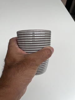 Imagen de Taza Jarro Mug Cerámica Desayuno Gris Rayado 384 ml