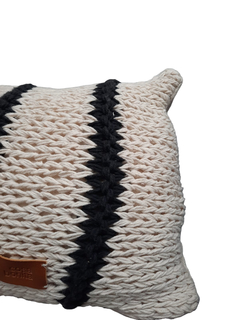 Almohadon Tejido Artesanal Azul y Crudo 40 cm - comprar online
