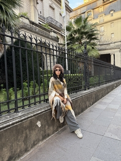 Ruana Zurich en internet