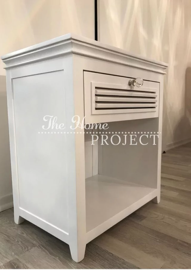 MESA DE LUZ CON CELOSIAS