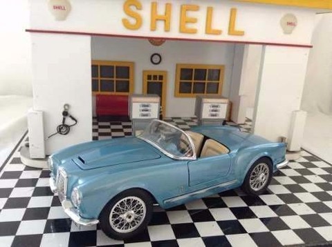Lancia Aurelia B24 Spider (1955) - Burago 1/18
