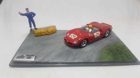 MIni Diorama Ferrari Dino 246 SP #152 Rodriguez Gendebien Mairesse (1962) Targa Florio - Art Model 1/43