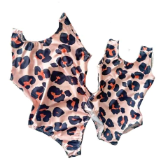 Kit mãe e filha bodie / body maiô diversas estampas na internet