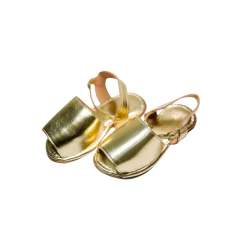 Sandália dourada infantil na internet