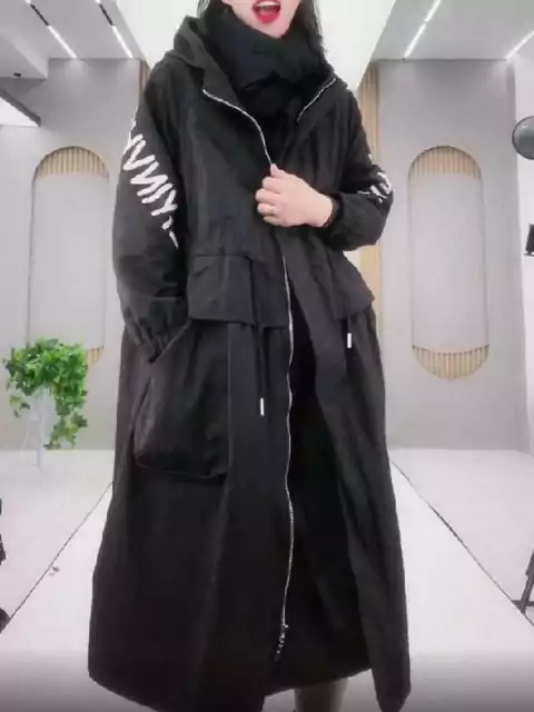 Gabardina Dark street