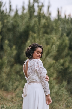 Vestido Sol - Vestido manga longa em renda com elastano com saia corte 1/2 godê em crepe toque de seda. - Vestidos de noiva exclusivos ARTHA ATELIER