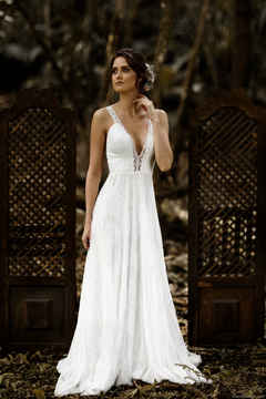 VESTIDO ARPOADOR (Ou Praia, como preferir) - saia Godê em patchwork de rendas chantilly, com barrado em renda chantilly, corpo estruturado na frente, em tule poá, renda chantilly e fita de renda algodão, com costas em tule ilusione com fita de algodão.