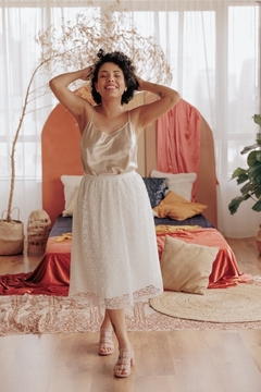 Saia midi plissê - em renda plissê sobre crepe. - comprar online