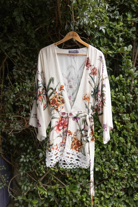 Kimono Alecrim - kimono estampado em viscose.