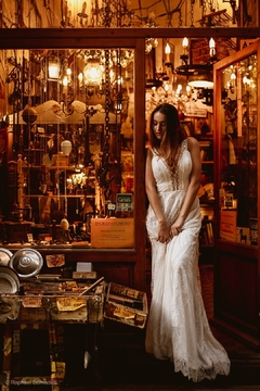 VESTIDO ARPOADOR (Ou Praia, como preferir) - saia Godê em patchwork de rendas chantilly, com barrado em renda chantilly, corpo estruturado na frente, em tule poá, renda chantilly e fita de renda algodão, com costas em tule ilusione com fita de algodão. na internet