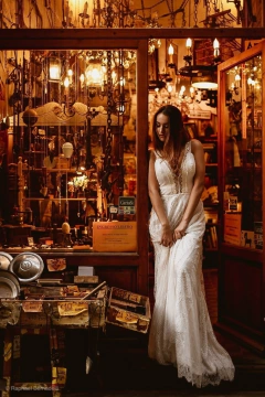 VESTIDO ARPOADOR (Ou Praia, como preferir) - saia Godê em patchwork de rendas chantilly, com barrado em renda chantilly, corpo estruturado na frente, em tule poá, renda chantilly e fita de renda algodão, com costas em tule ilusione com fita de algodão. na internet