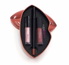 Huda beauty contour & Strobe Lip Set