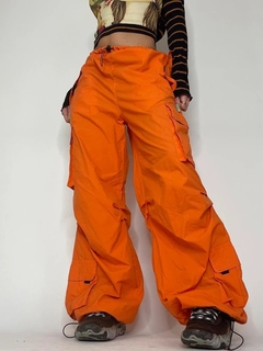 Calça parachute orange moment