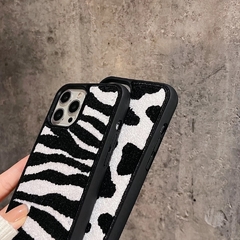 Case cow and zebra na internet